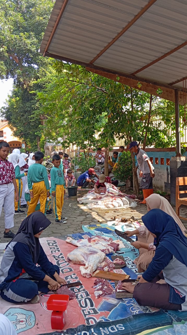Peringatan Hari Raya Idul Adha dengan Belajar Berkurban
